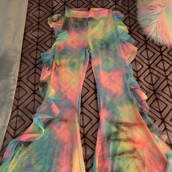 Little Black Diamond Tie Dye Mesh Illusion bells - Picture 4 of 8